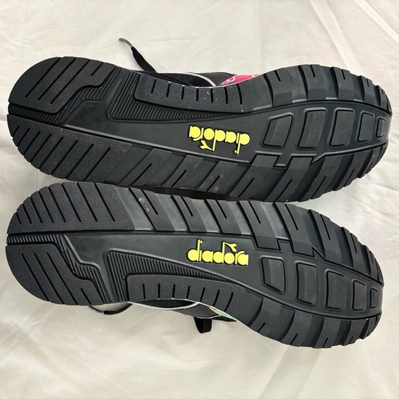 Diaspora N9002  Sneakers Sarath Ton Be Seen Autism Awareness Shoes Foot Locker main image 12
